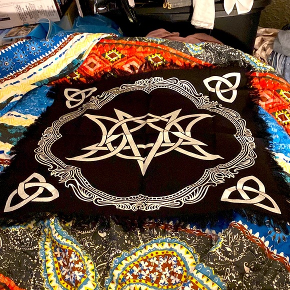 Alter Cloth - Picture 8 of 8